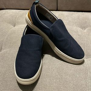 Men’s Toms size 11.5